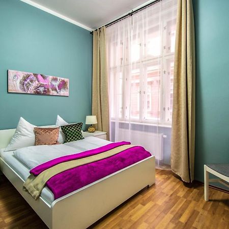 Ruzova Apartment By Ruterra Praga Exterior foto